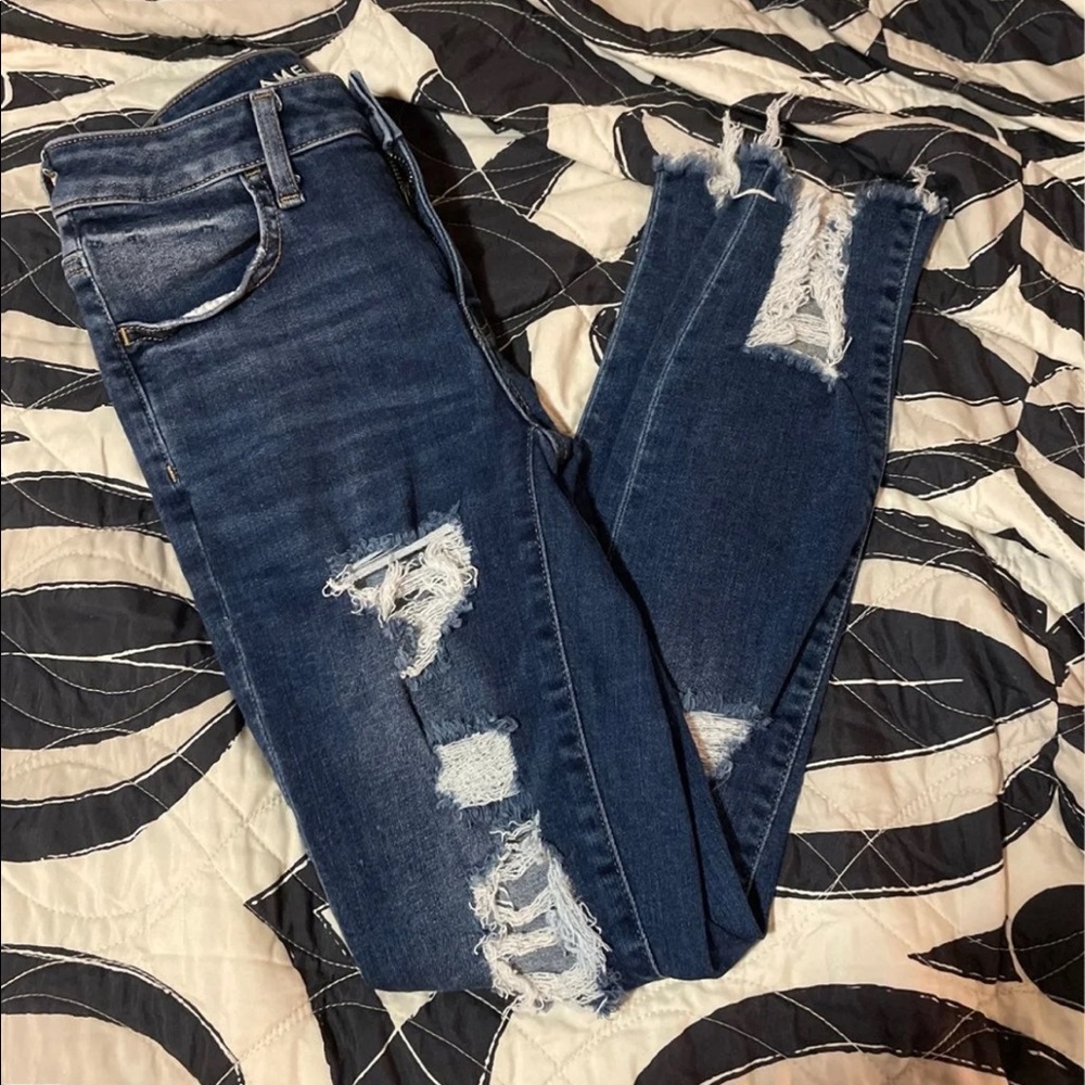 American Eagle Distressed Cropped Jeans